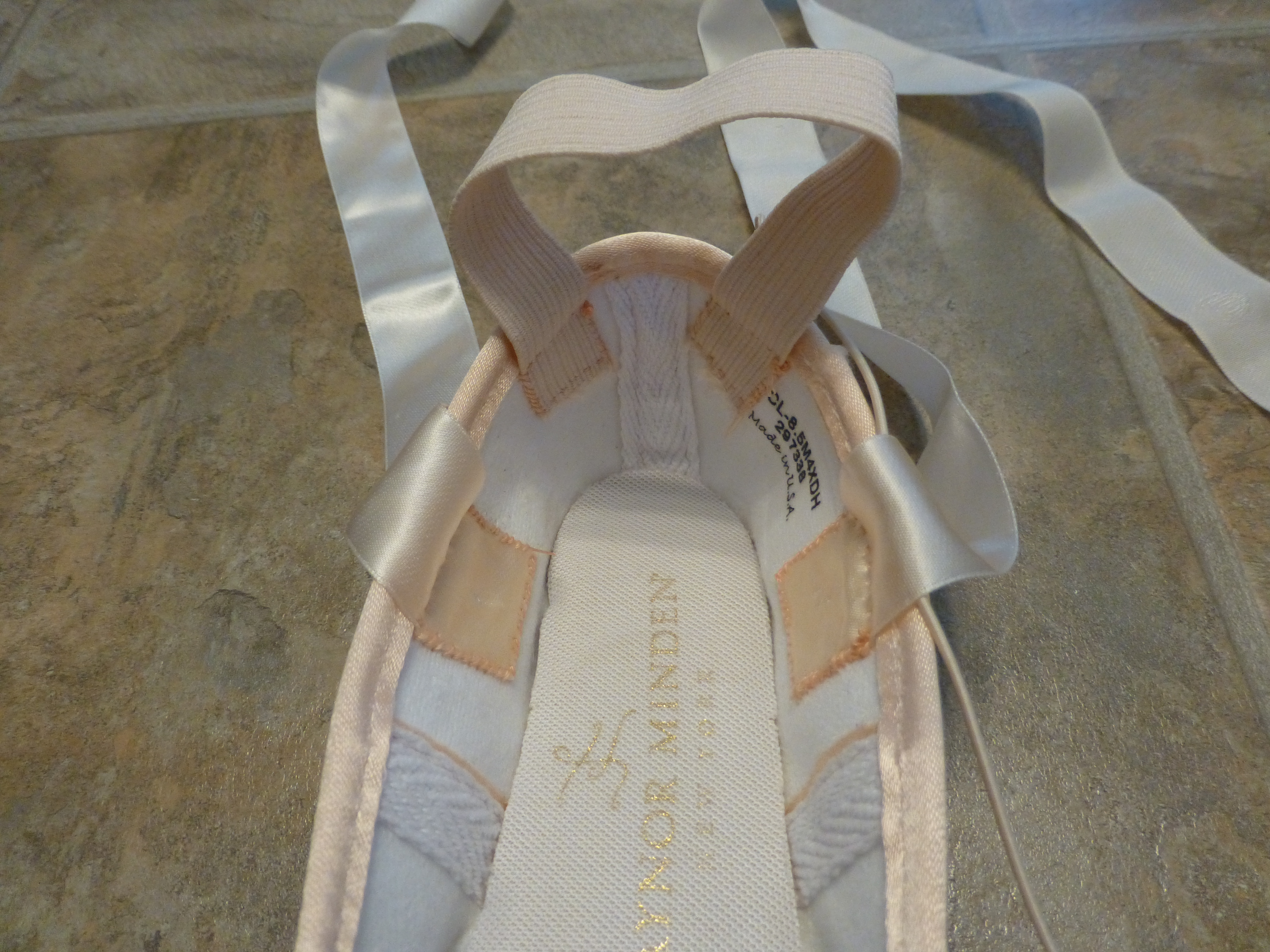 Finished pointe shoe