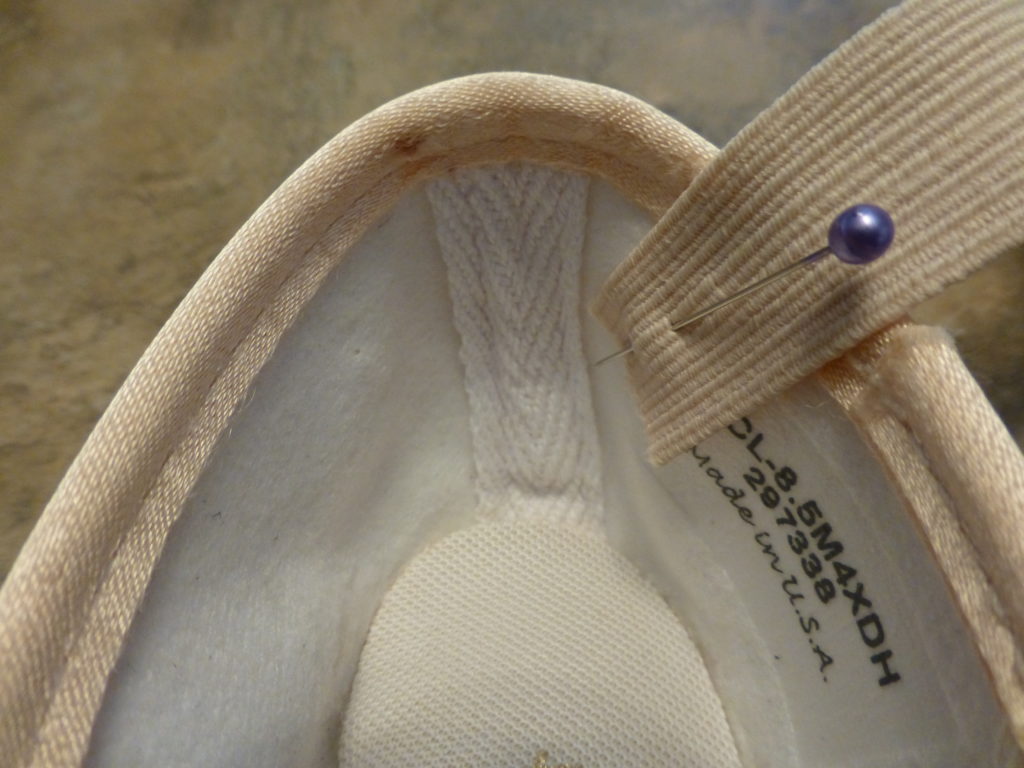 How to Sew Pointe Shoes, Step-by-Step – Dance Insight